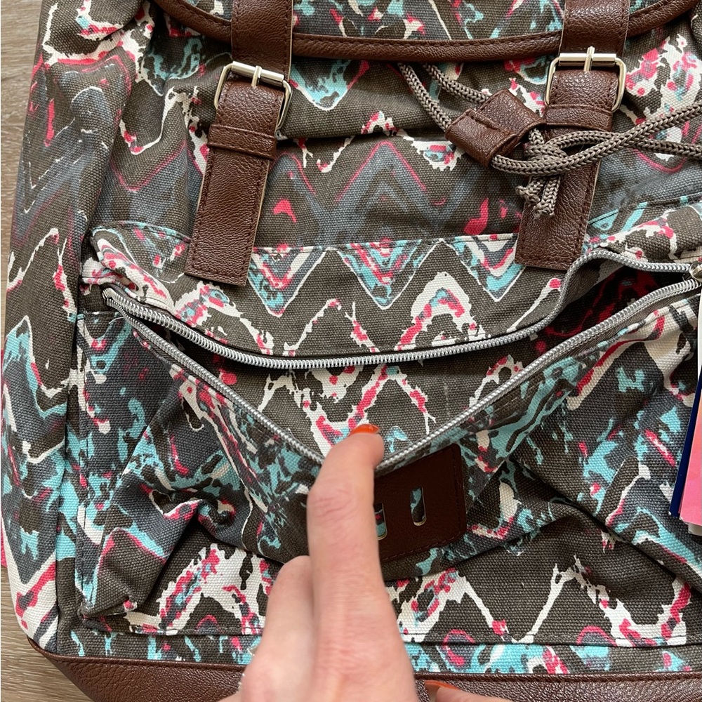 NWT Emma & Chloe Chevron Multicolor Backpack - Picture 7 of 10